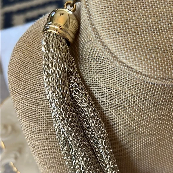 Camille Leaf Necklace - Picture 3 of 6